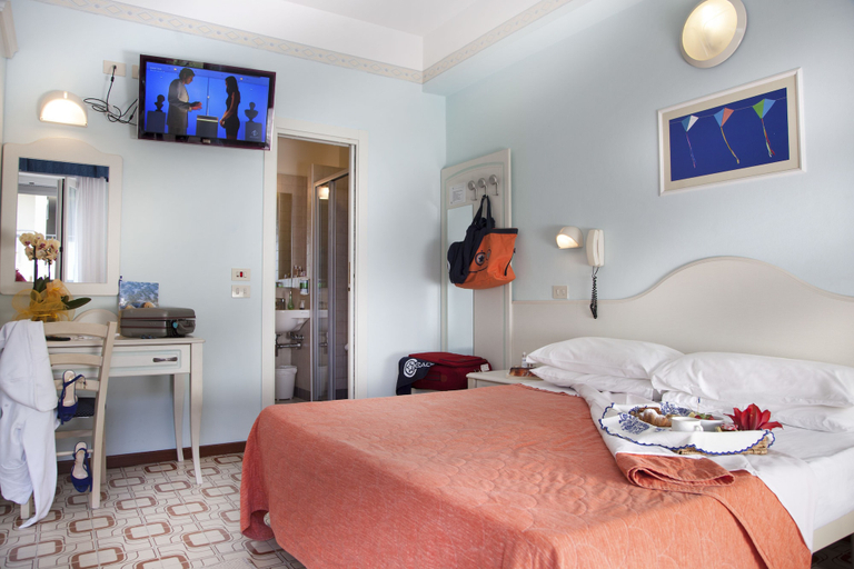 Bedroom 3, Hotel Cadiz, Rimini