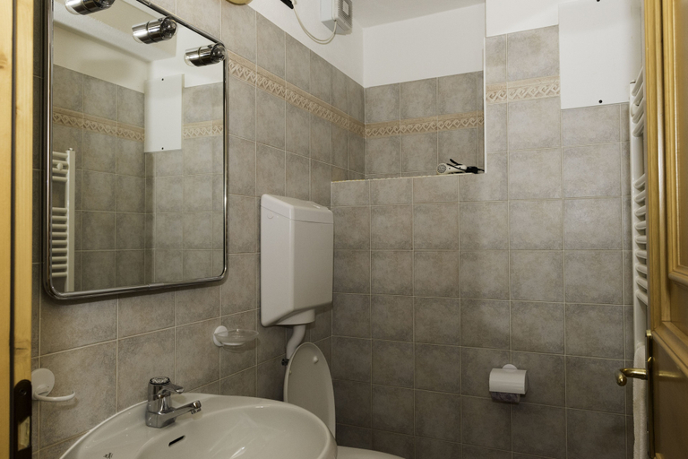 Bathroom 3, Appartamenti Levanto, Sondrio