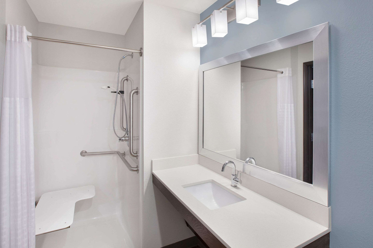 Bathroom 4, WoodSpring Suites West Monroe I-20, Ouachita