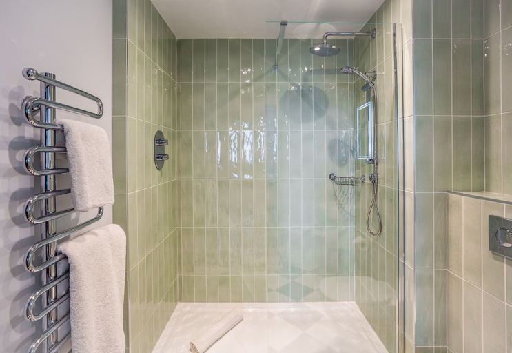 Bathroom 4, Heathcote Hotel, Manchester