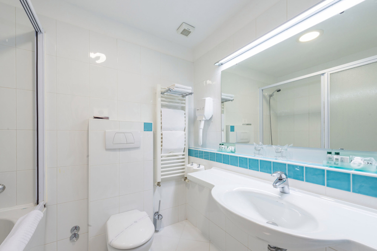 Bathroom 5, Hotel Uvala, Dubrovnik