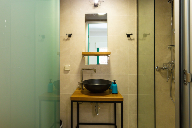 Bathroom 5, Ink Hotel Phos, Crete