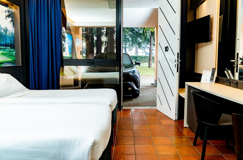 Bedroom 3, Hotel Pineta, Varese