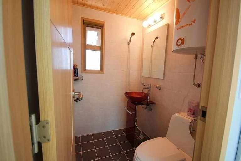 Bathroom 3, ED Pension Jeju, Seogwipo