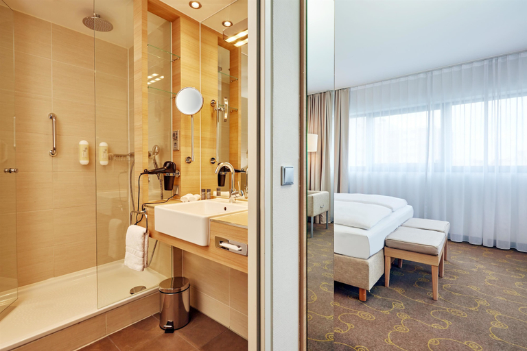 Bathroom 4, Hotel Salzburg-Hauptbahnhof, Salzburg