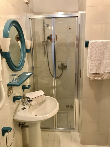 Bathroom 5, Garnì Hotel Tignale, Brescia