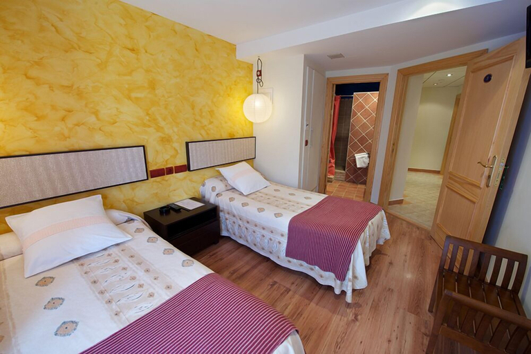Bedroom 4, Posada Guadalupe, Teruel