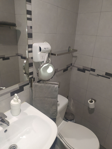 Bathroom 3, Pensión Azahar, Sevilla