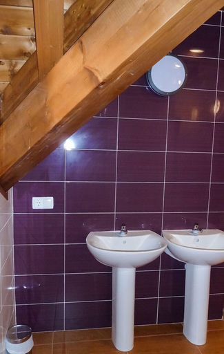Bathroom 5, Hostal y Albergue Haizea - Hostel, Navarra