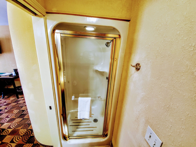 Bathroom 3, Quality Inn Brunswick Cleveland South, Medina