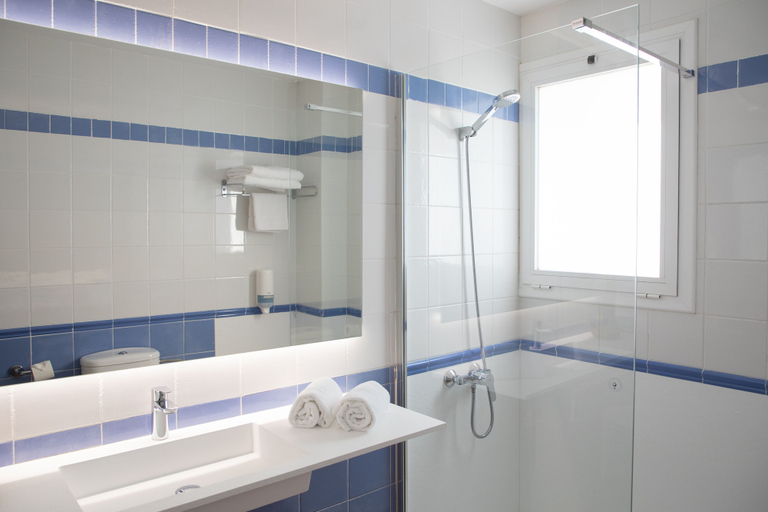 Bathroom 5, Hotel Dwo Les Palmeres, Barcelona