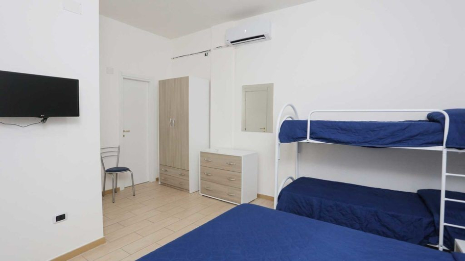 Bedroom 2, Camping B&B Lido di Salerno, Salerno