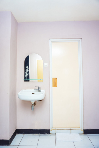 Bathroom 4, OYO 382 Pagaruyung Batusangkar, Tanah Datar