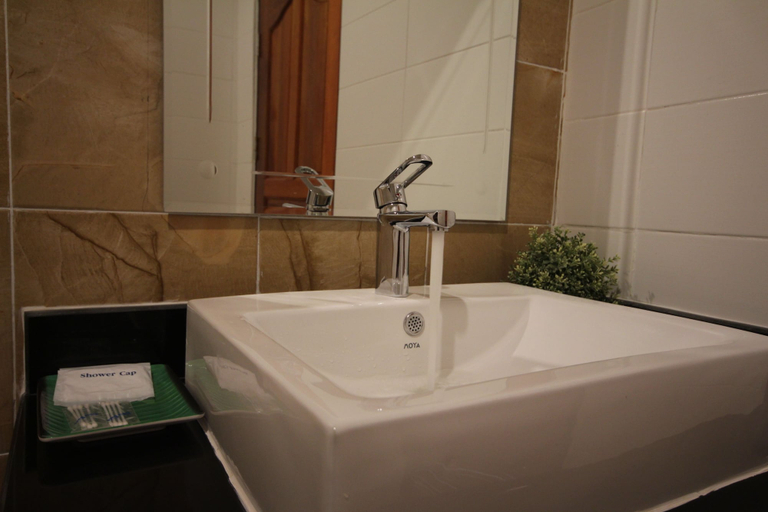 Bathroom 3, Lanta Lapaya Resort, Ko Lanta