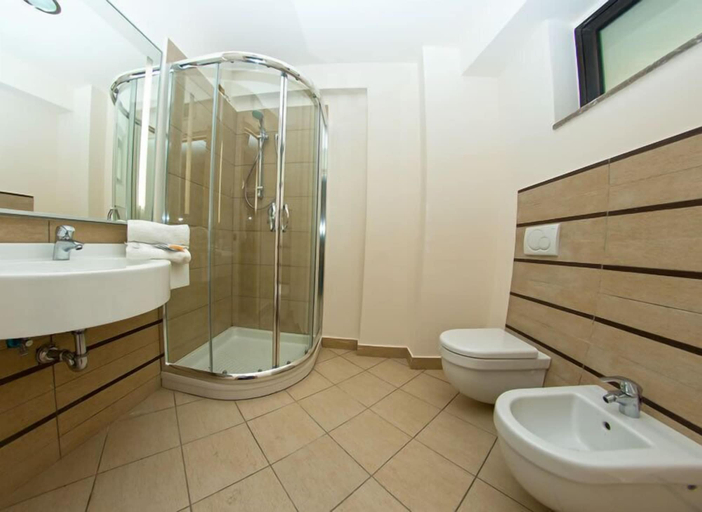 Bathroom 5, EliHotel, Messina