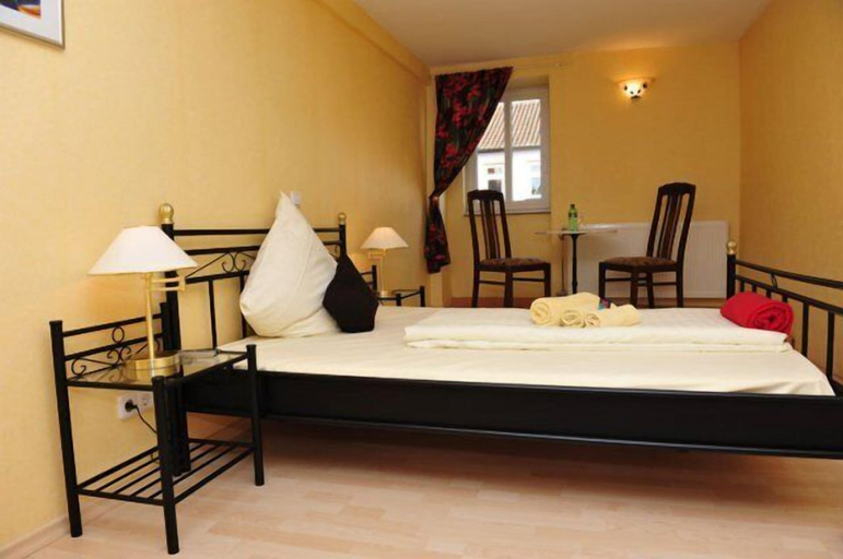 Bedroom 4, Hotel Hirsch, Fulda