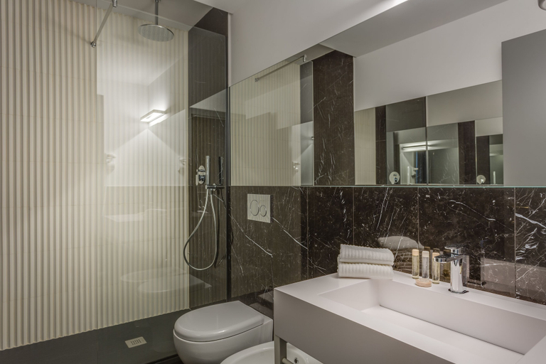 Bathroom 5, Otivm Hotel, Rome