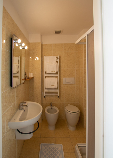 Bathroom 4, Hotel Alpi, Verbano-Cusio-Ossola