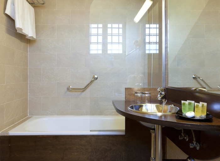 Bathroom 5, Hotel Victoria 4, Madrid