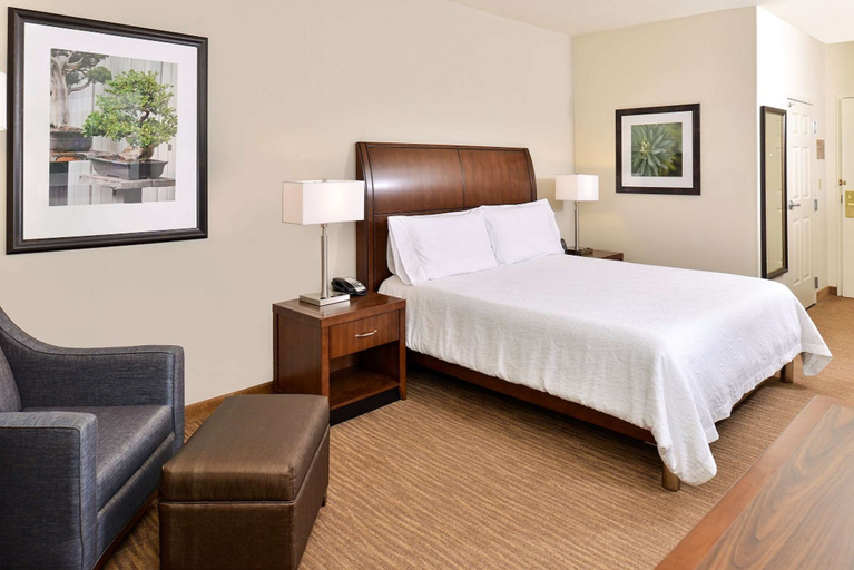 Bedroom 3, Hilton Garden Inn Dallas/Addison, Dallas