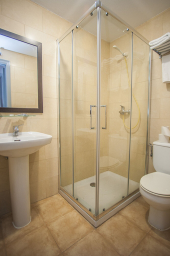 Bathroom 5, Hostal Santa Barbara, Soria