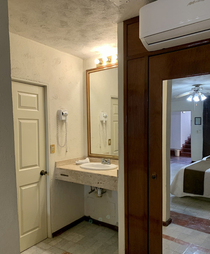Bathroom 5, Inn Galerias, Aguascalientes
