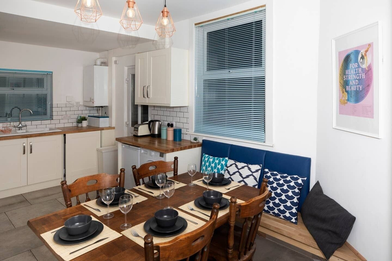 Others 4, Arthouse Lovely Spacious 5 bed house, Nottingham