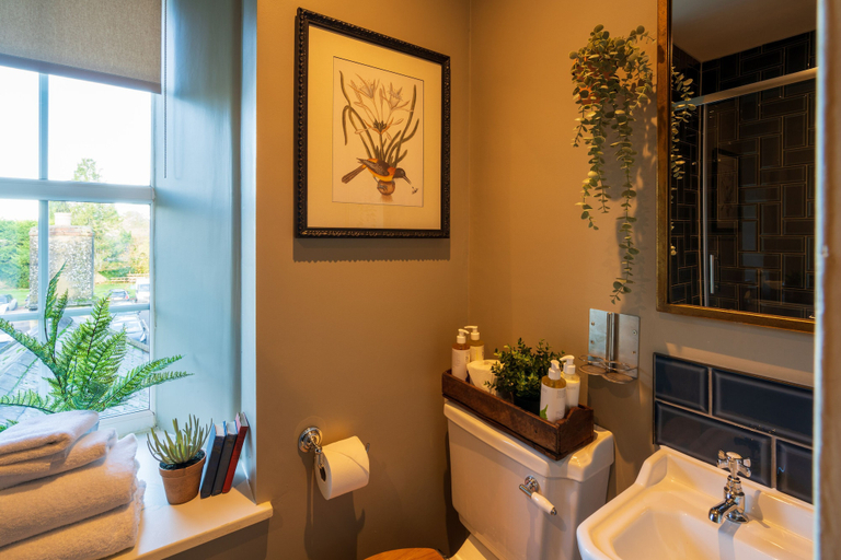 Bathroom 3, Prince of Burford, Oxfordshire