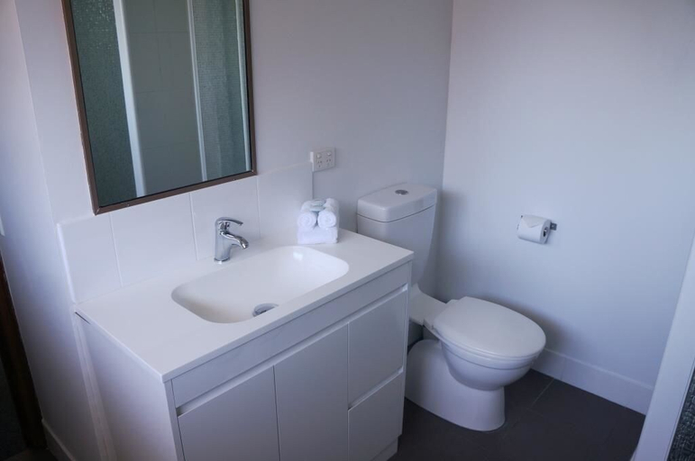 Bathroom, Jadon Place, Gold Coast