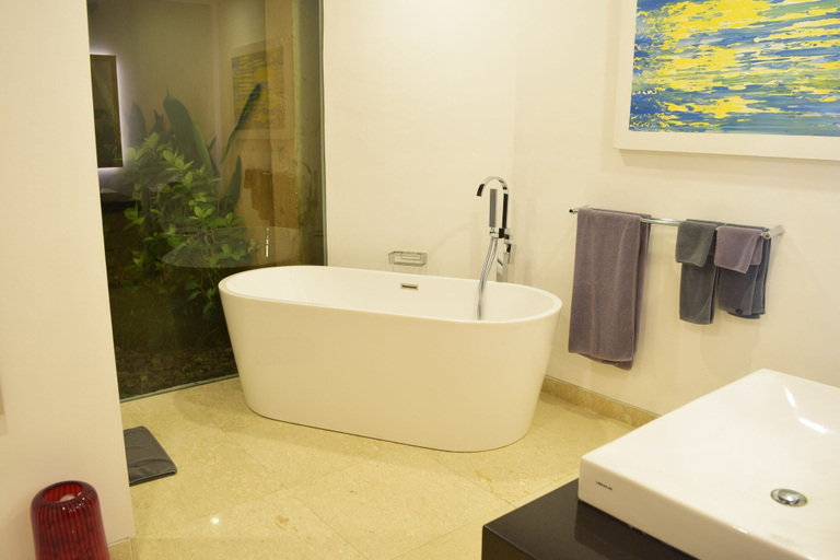 Bathroom 4, Villa Dewata Seminyak, Badung
