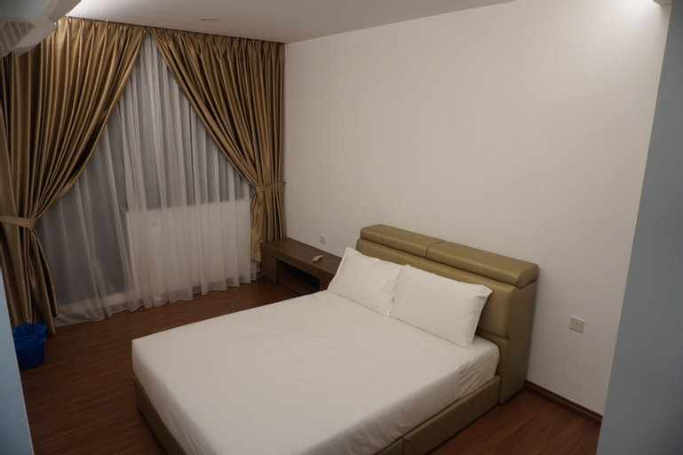 Bedroom 2, Luco Apartments Viva City Megamall, Kuching