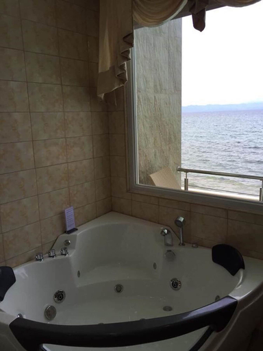 Bathroom 4, Ocean Breeze Resort, Toledo City