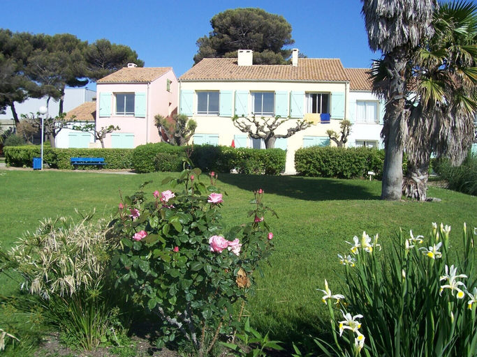 Exterior & Views 2, Village Thalassa - Gîte en rez-de-jardin, Hérault