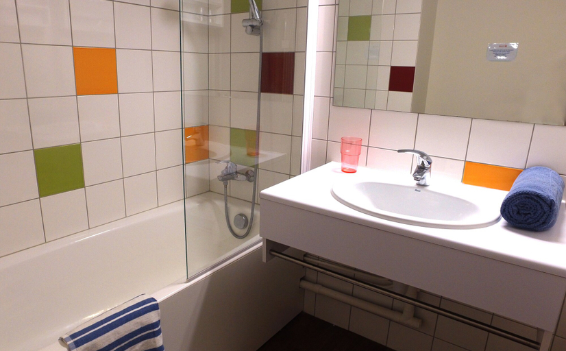 Bathroom, VVF Urrugne Saint-Jean-de-Luz Côte Basque, Pyrénées-Atlantiques