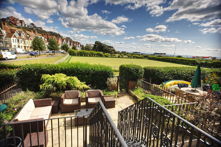 Others 5, Sea Breeze, East Sussex