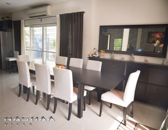 Food & Drinks, Nashaa Villa, Pattaya