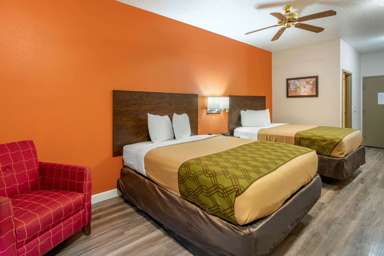 Bedroom 3, Econo Lodge Inn & Suites Granite City - St. Louis, Madison