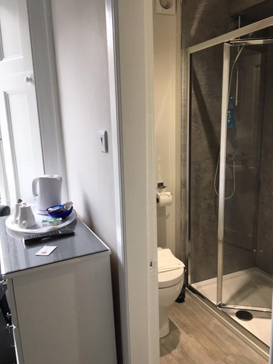 Bathroom 3, Amaryllis Guesthouse, Edinburgh