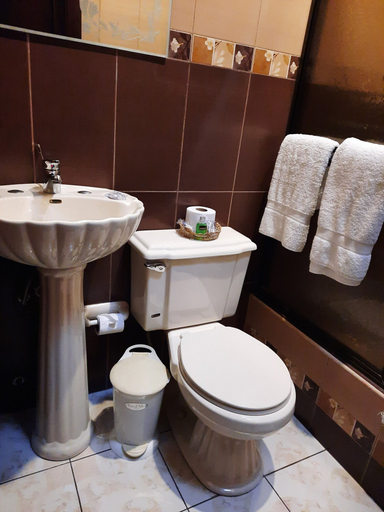 Bathroom 4, La Posada Cuencana, Cuenca