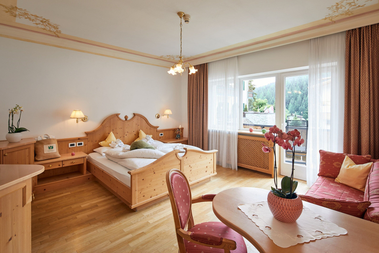 Bedroom 3, Hotel Savoy, Bolzano