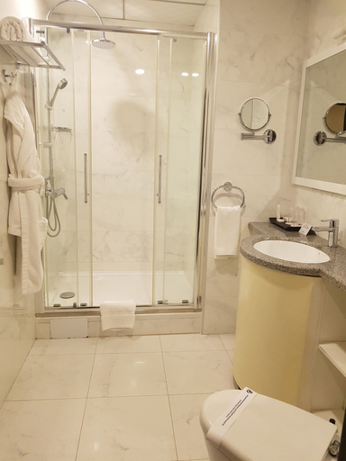 Bathroom 4, Ramada by Wyndham Bishkek Centre, Bishkek