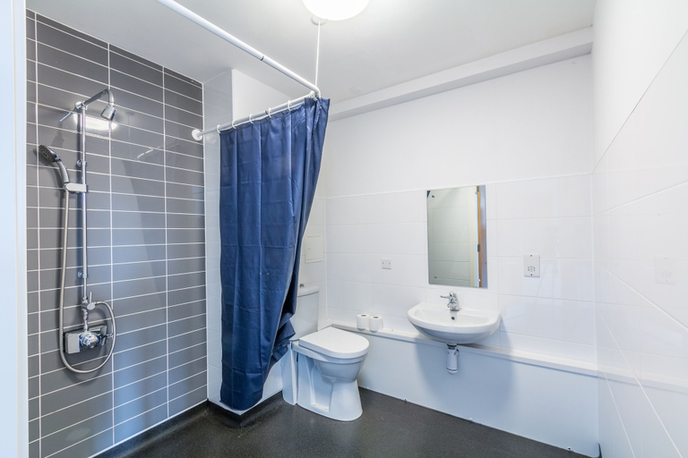 Bathroom 3, Destiny Student Holyrood - Campus Accommodation, Edinburgh