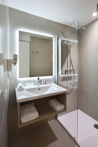 Bathroom 5, Martin's Louvain-la-Neuve, Brabant Wallon