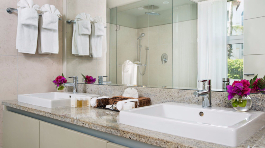Bathroom 5, Le Vele Resort