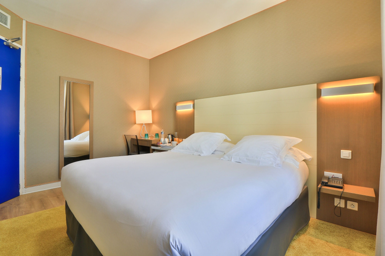 Bedroom 4, Amiraute, Alpes-Maritimes