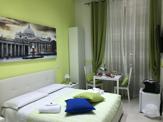 Bedroom 2, Vatican City Holidays, Roma