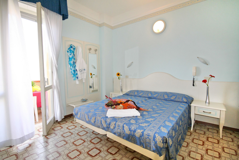 Bedroom 3, Hotel Cadiz, Rimini