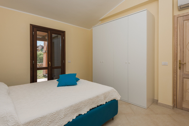 Others 5, Villaggio Perlacea, Olbia-Tempio