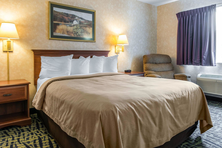 Bedroom 3, Quality Inn & Suites Titusville, Crawford