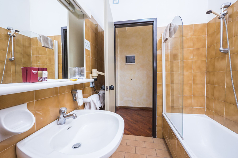 Bathroom 5, Vega Hotel Perugia, Perugia